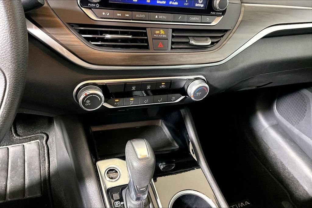 Used 2024 Nissan Altima 2.5 SV image 25