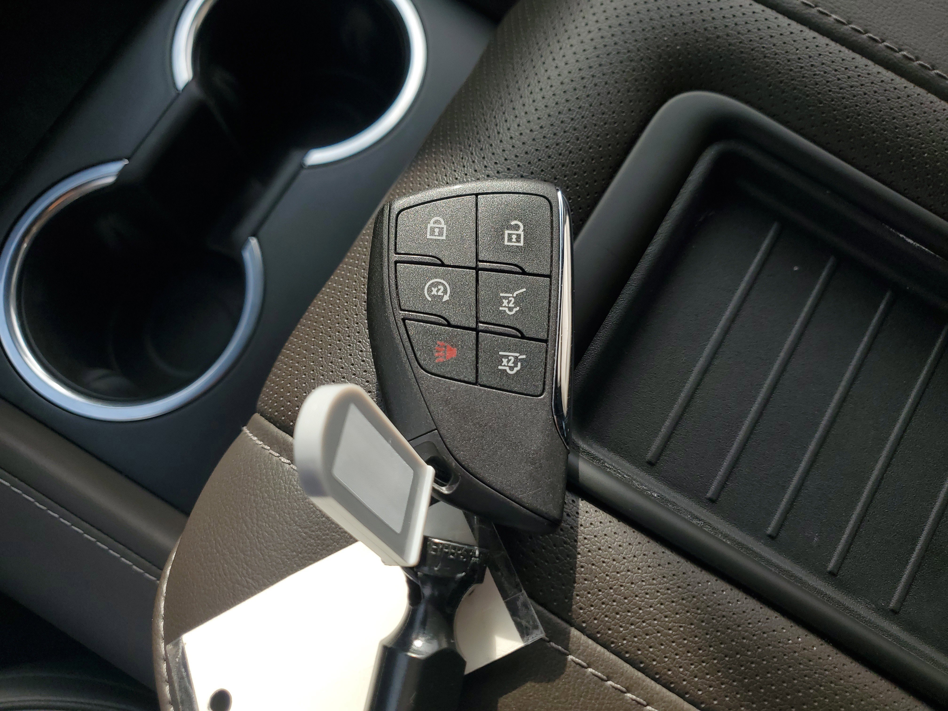 Used 2023 GMC Yukon SLT w/ SLT Luxury Package image 30