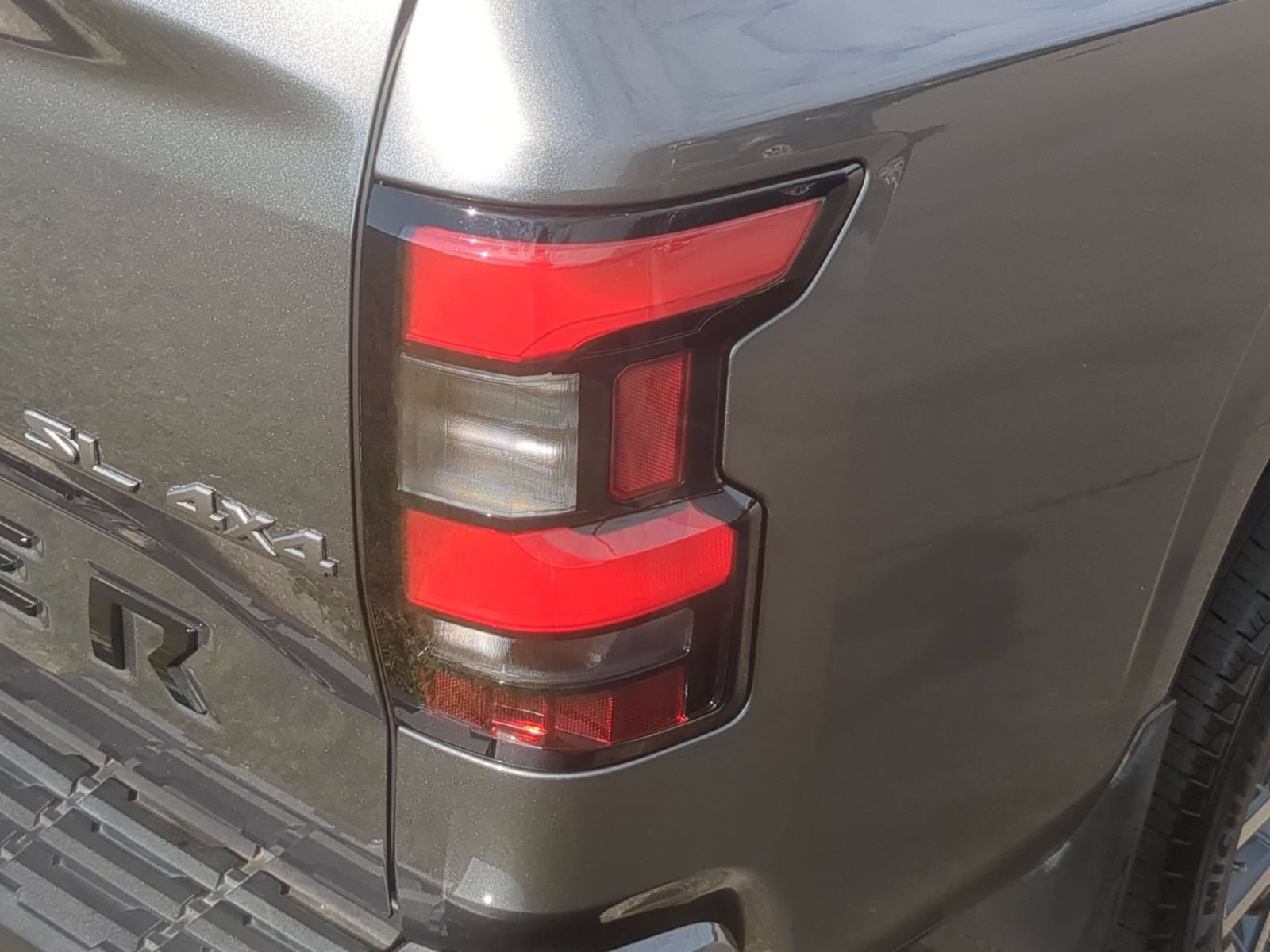 Used 2025 Nissan Frontier SL AWD/4WD image 33