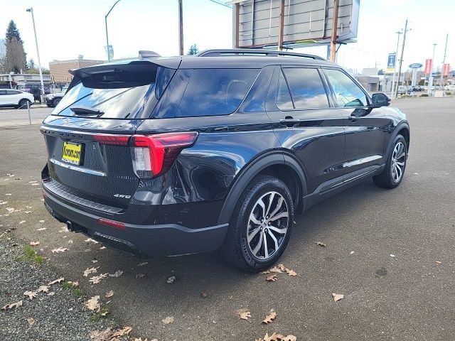 Certified 2025 Ford Explorer ST-Line image 3