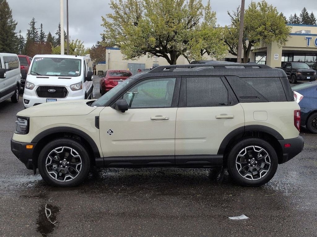 Certified 2025 Ford Bronco Sport Outer Banks w/ Outer Banks Tech Package+ image 2