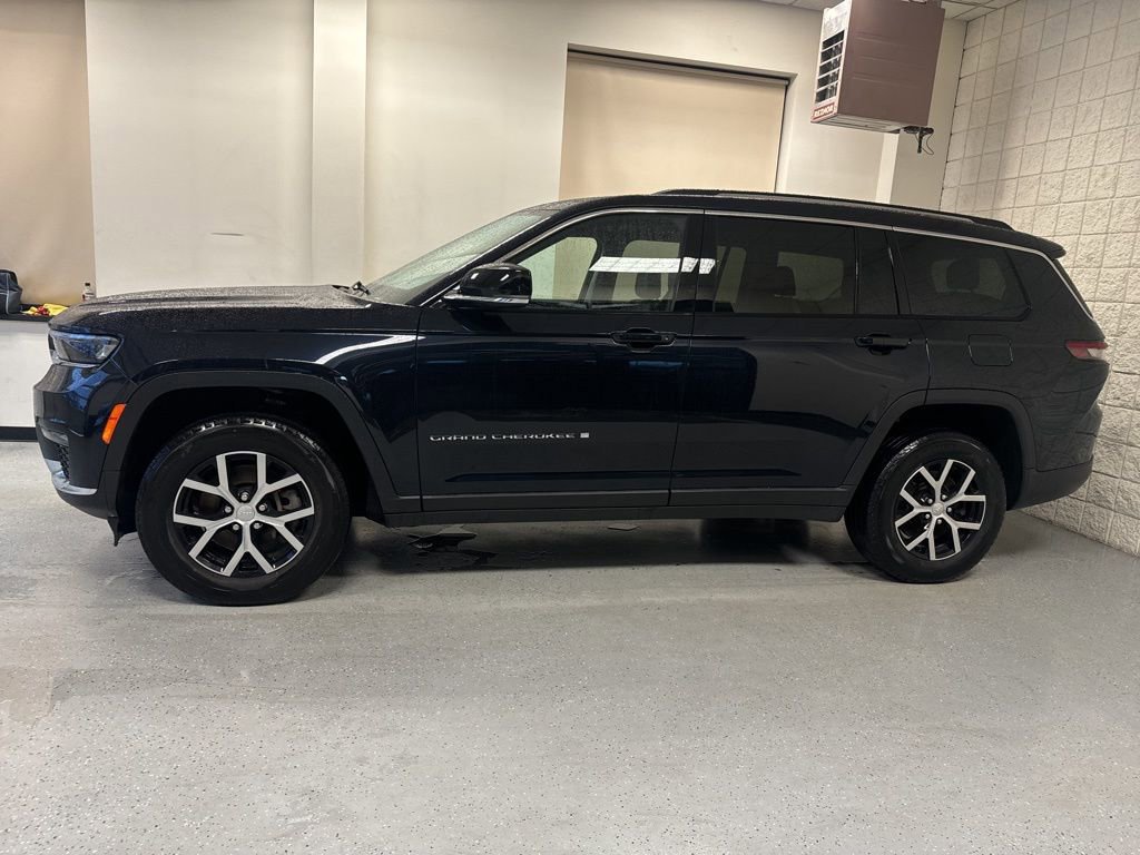 Used 2023 Jeep Grand Cherokee L Limited image 11