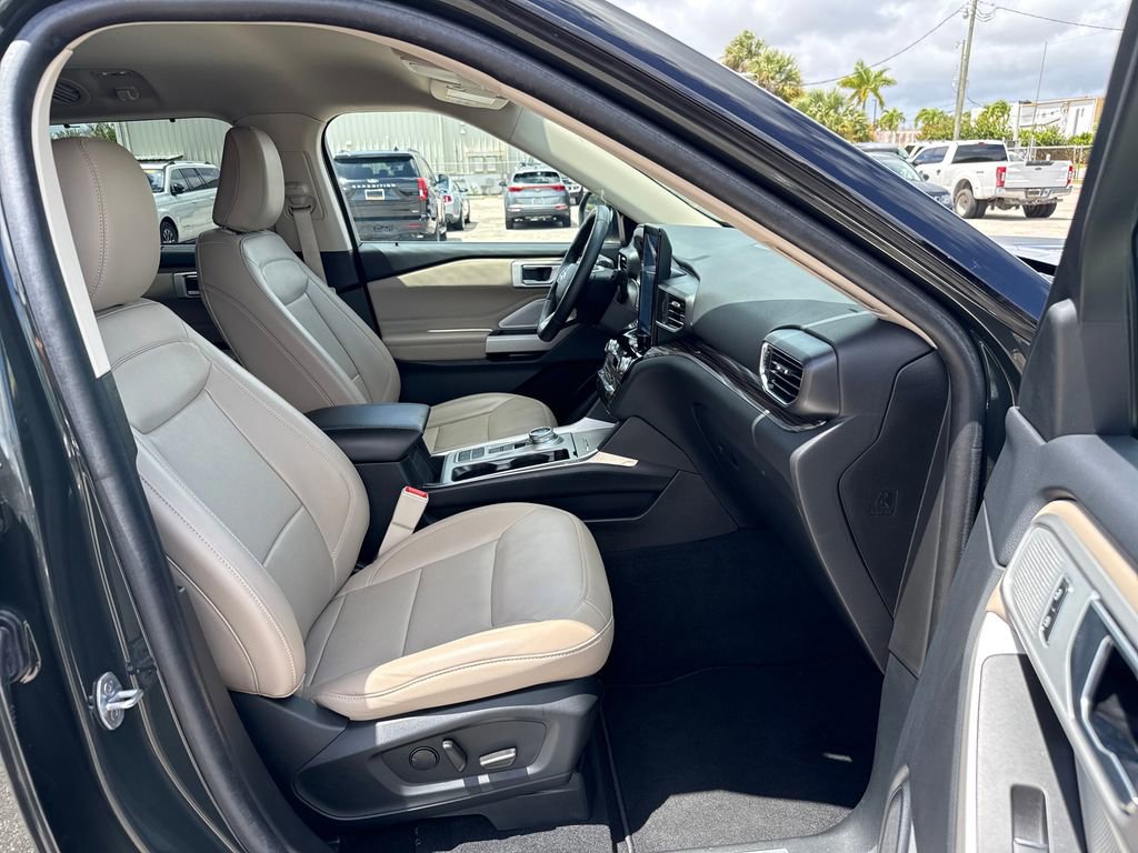 Certified 2023 Ford Explorer Limited w/ Limited Technology Package image 26