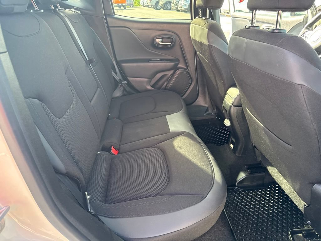 Used 2020 Jeep Renegade Altitude AWD/4WD image 37