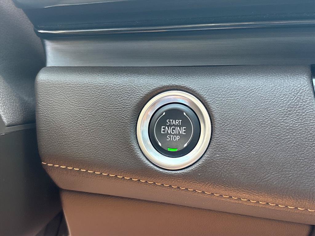 Used 2024 Cadillac Escalade Sport w/ LPO, ONYX Package AWD/4WD image 34