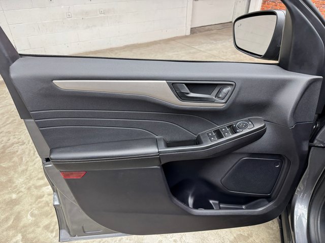 Certified 2022 Ford Escape SE image 10