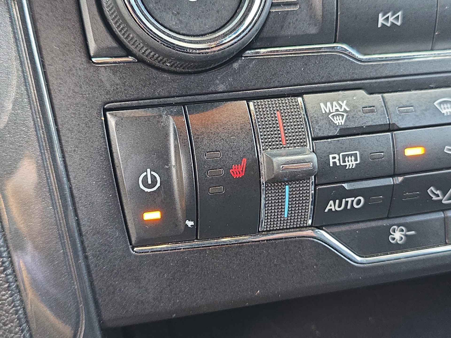 Certified 2018 Ford Explorer XLT w/ Equipment Group 202A image 48