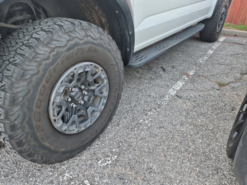 Certified 2025 Ford F150 Raptor w/ Equipment Group 803A Raptor R AWD/4WD image 6