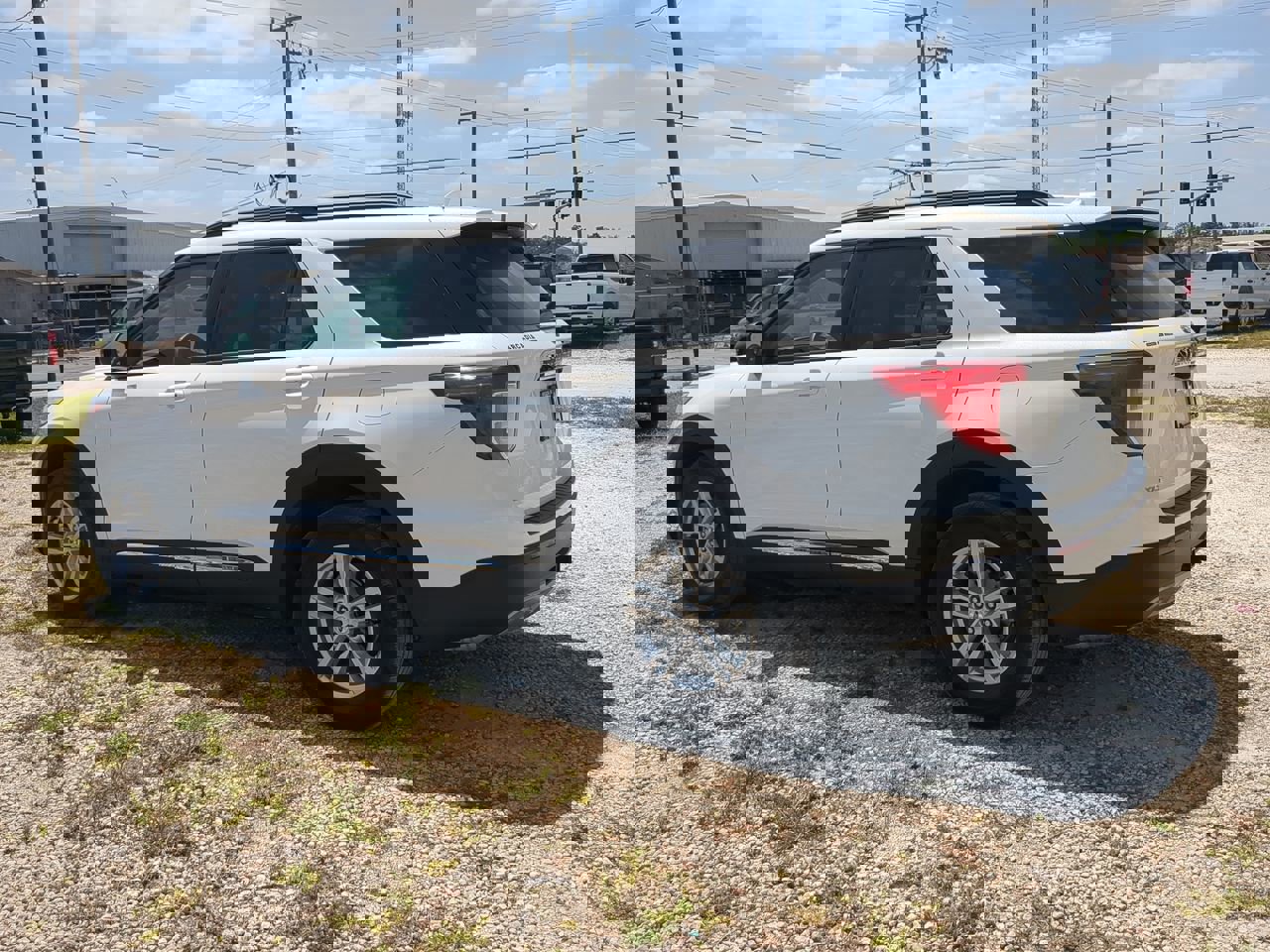 Certified 2023 Ford Explorer XLT w/ Equipment Group 202A image 3