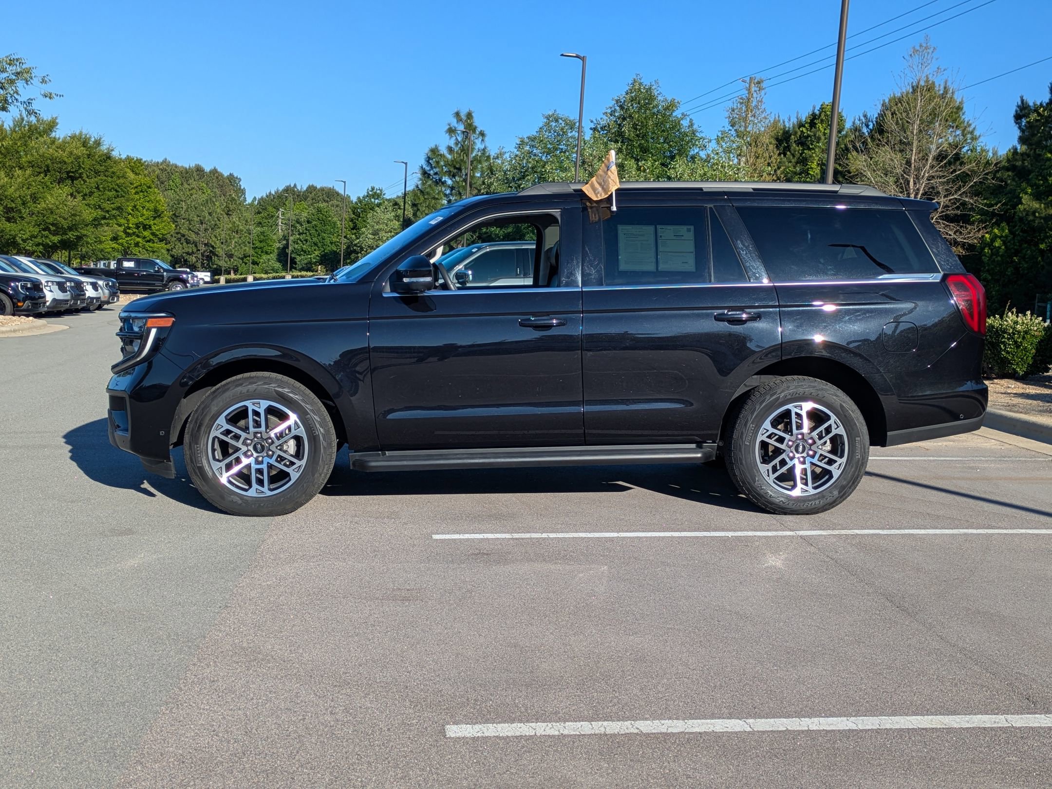 Certified 2025 Ford Expedition Active AWD/4WD image 7