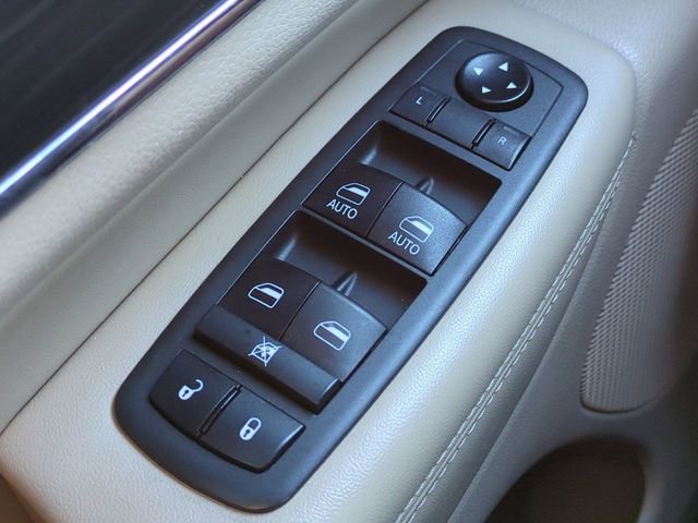 Used 2019 Jeep Grand Cherokee Limited w/ Luxury Group II RWD image 24