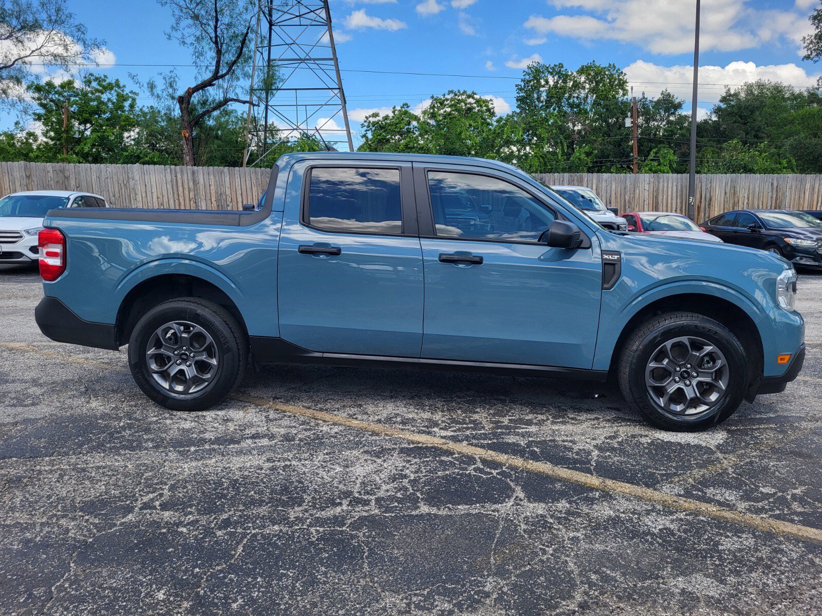 Certified 2023 Ford Maverick XLT FWD image 2