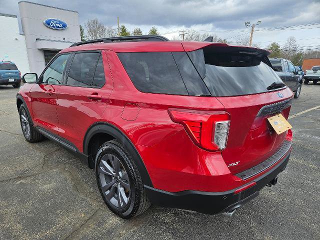 Certified 2024 Ford Explorer XLT w/ Equipment Group 202A AWD/4WD image 5
