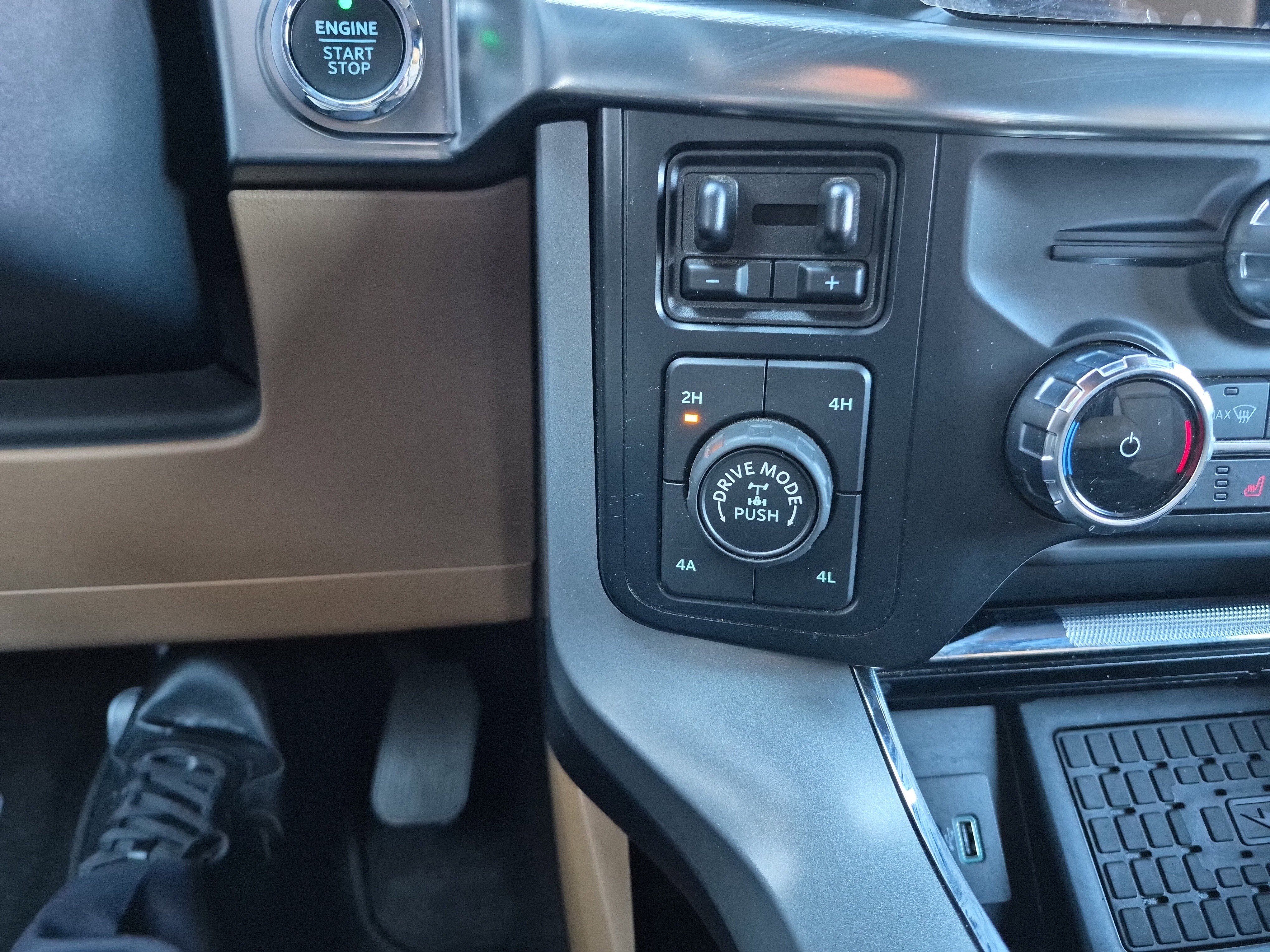 Certified 2023 Ford F150 Lariat w/ Equipment Group 502A High image 34