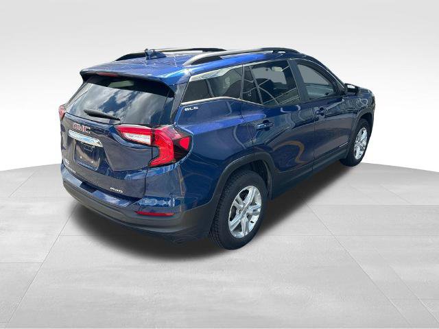 Used 2022 GMC Terrain SLE w/ Driver Convenience Package AWD/4WD image 3
