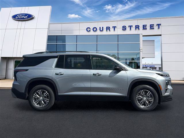 Used 2026 Chevrolet Traverse LT AWD/4WD image 4