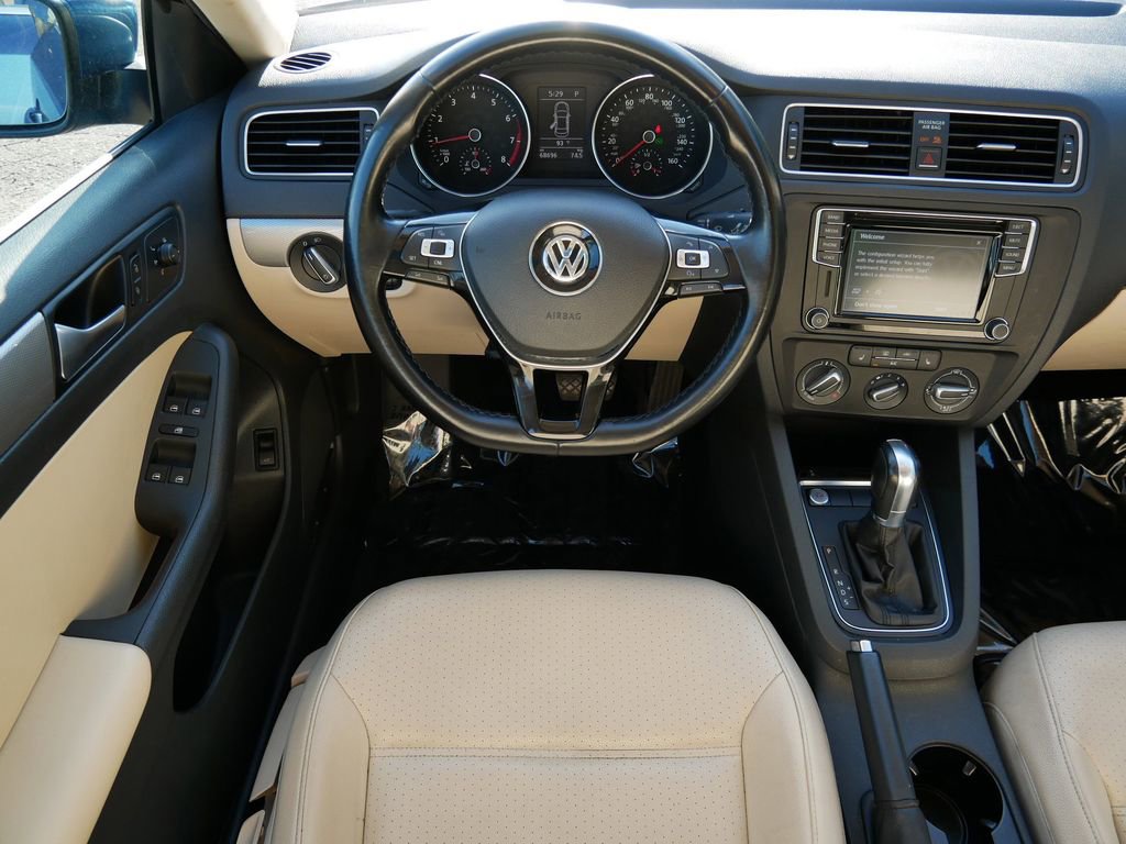 Used 2017 Volkswagen Jetta SE FWD image 12