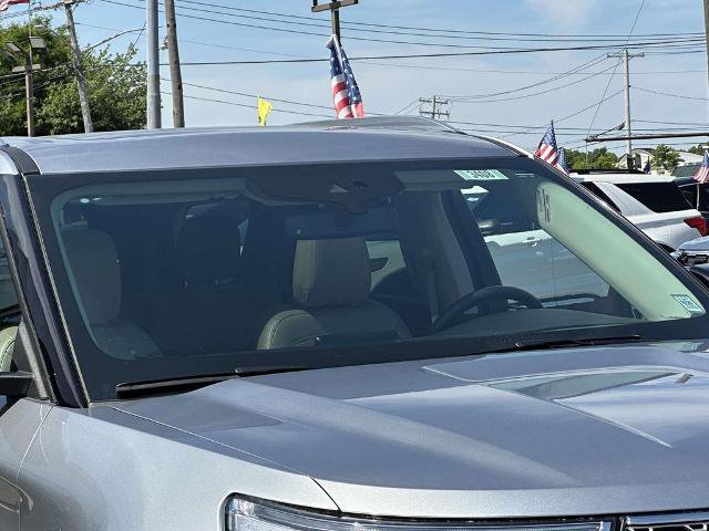 Certified 2023 Ford Explorer Limited w/ Equipment Group 301A AWD/4WD image 11