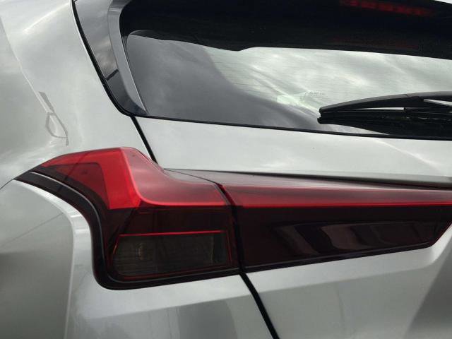 Used 2019 Lexus UX 200 w/ Premium Package FWD image 8