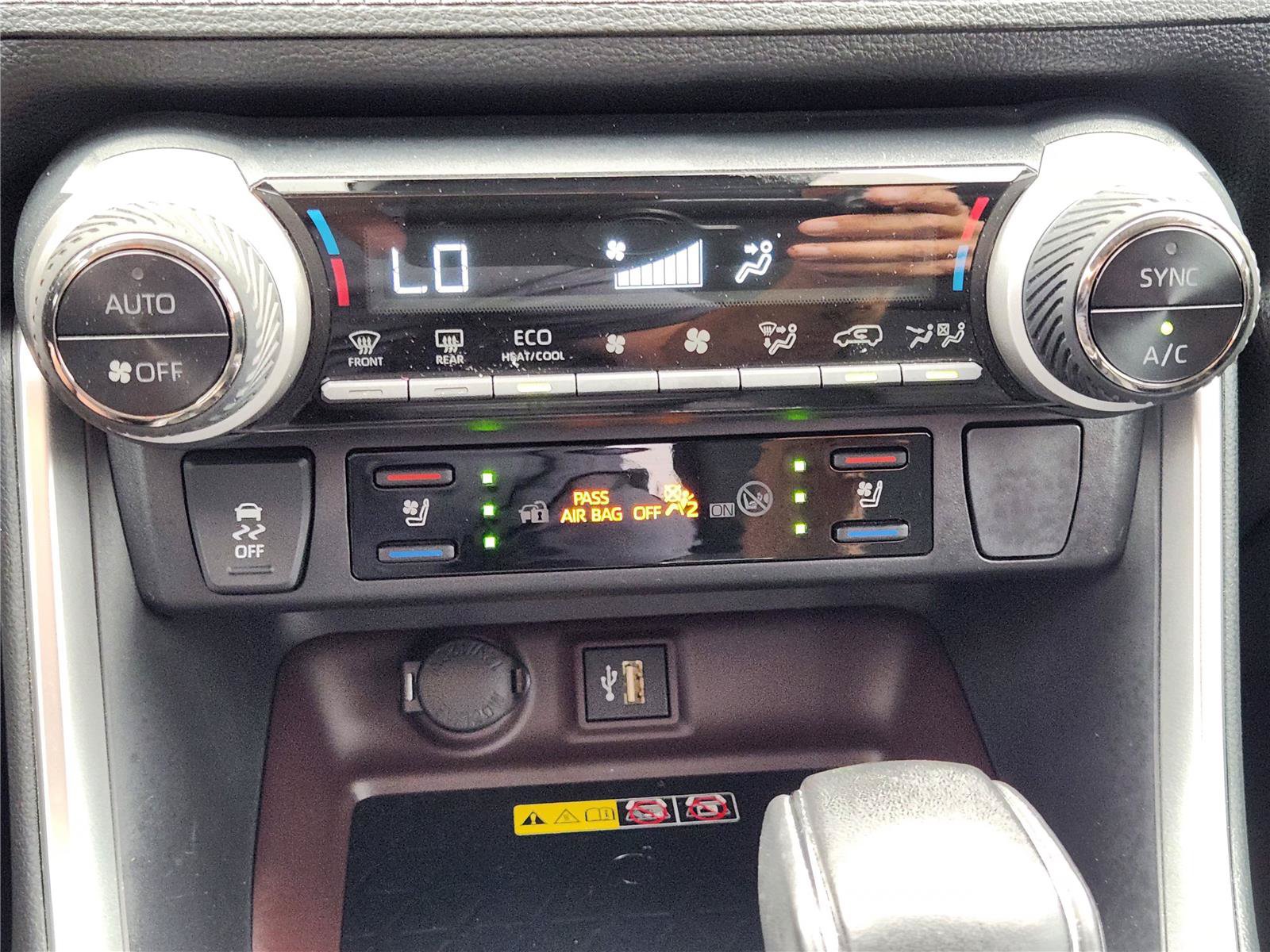 Used 2024 Toyota RAV4 Limited w/ Advanced Technology Package AWD/4WD image 16