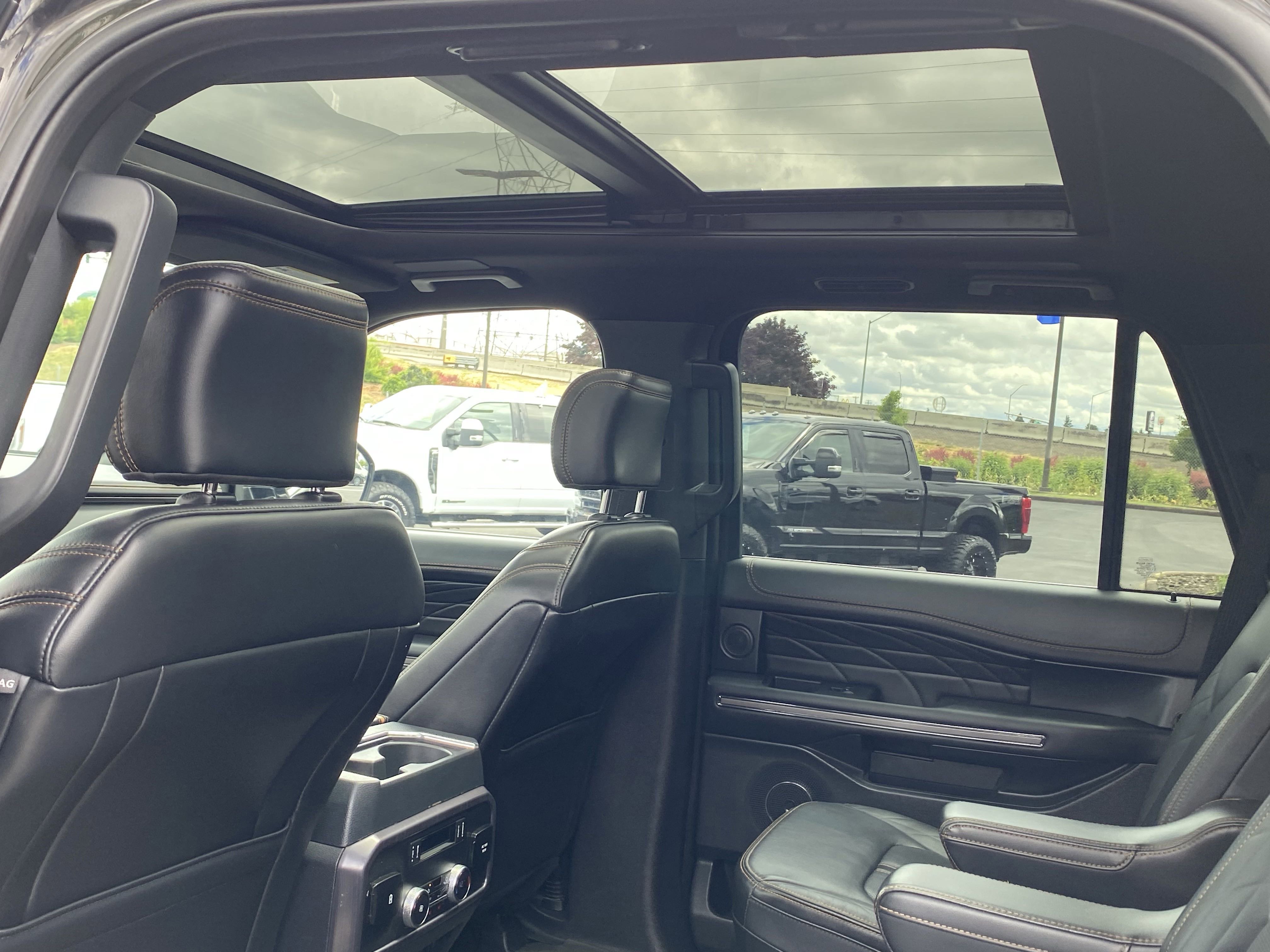 Certified 2023 Ford Expedition Platinum image 13