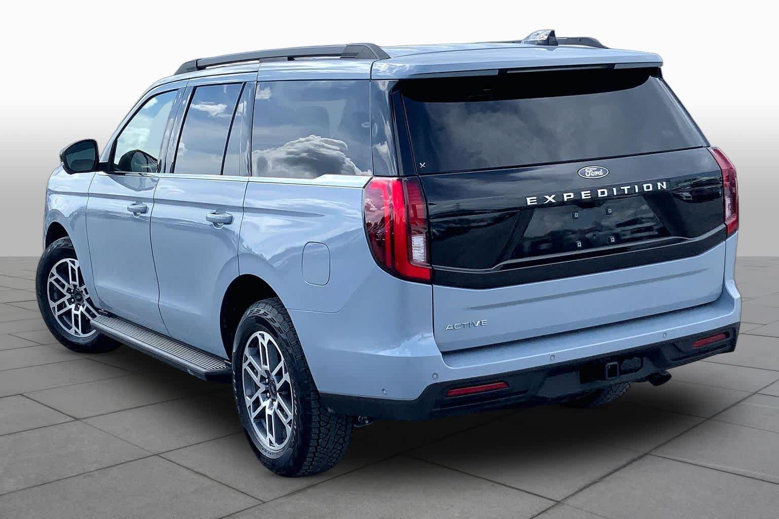 Certified 2025 Ford Expedition Active AWD/4WD image 11