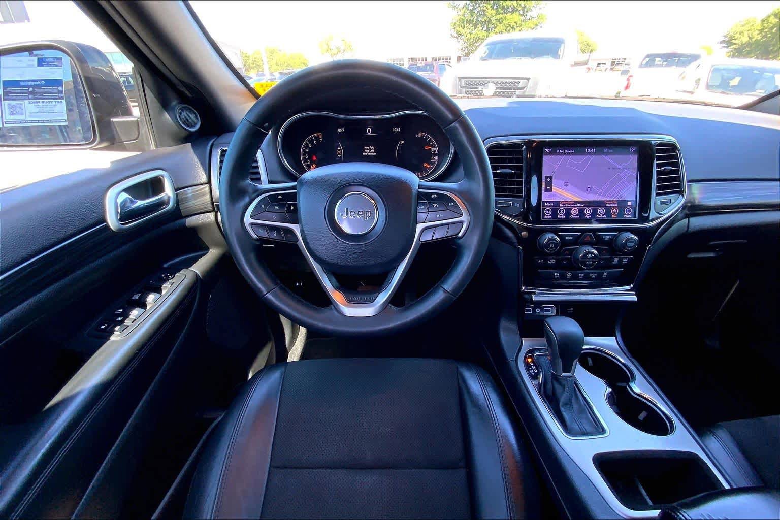 Used 2019 Jeep Grand Cherokee Altitude RWD image 6