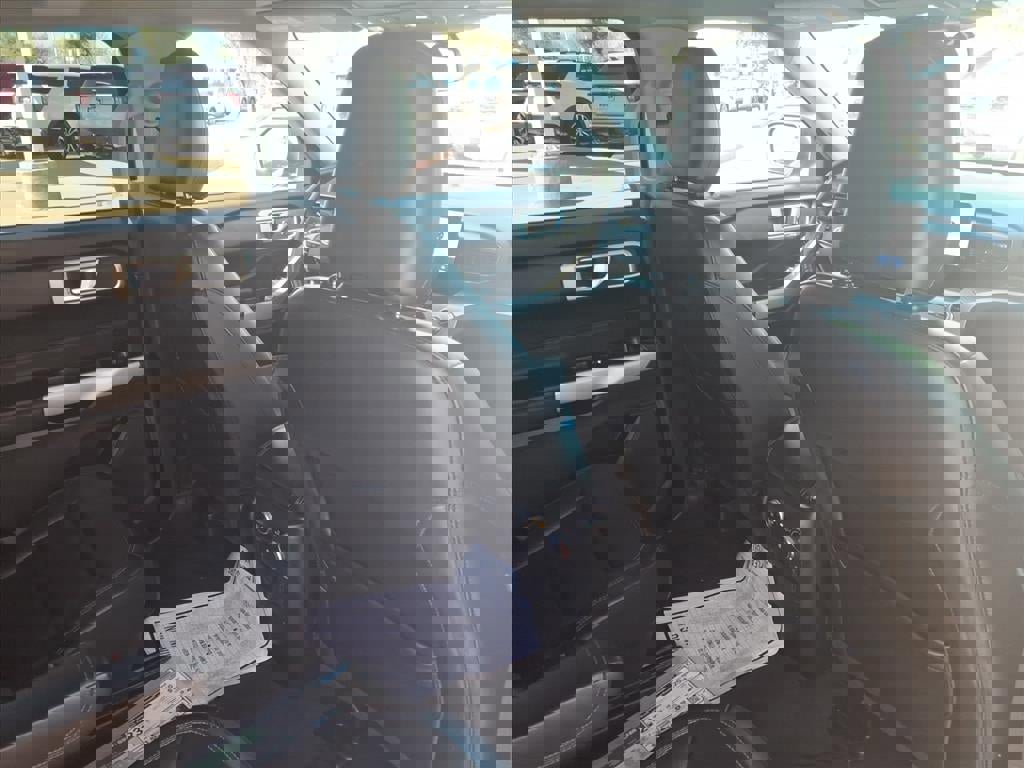 Certified 2022 Ford Explorer XLT w/ Equipment Group 202A image 13