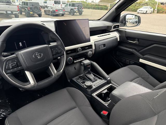 Used 2024 Toyota Tacoma TRD Sport AWD/4WD image 9