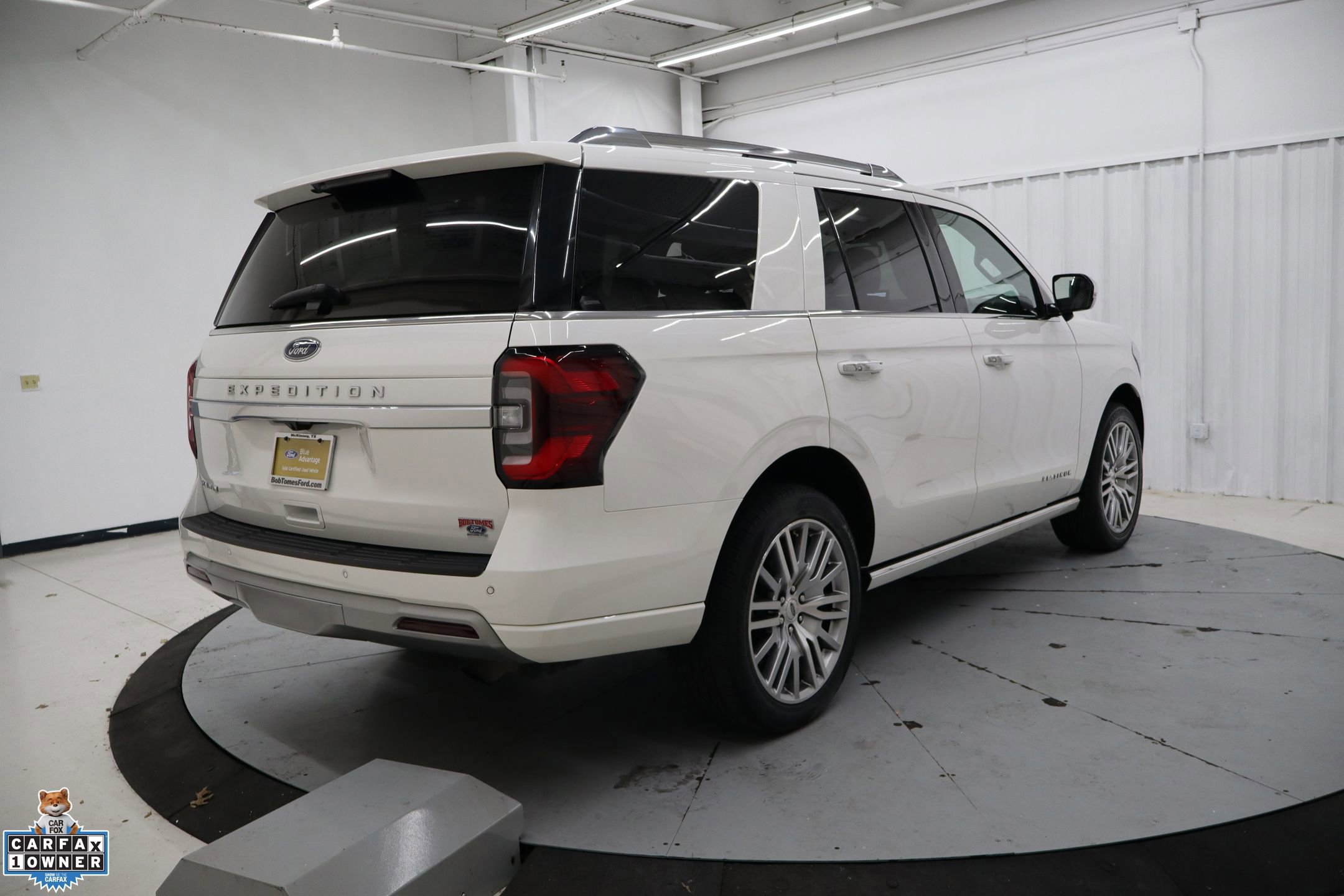 Certified 2023 Ford Expedition Platinum image 5