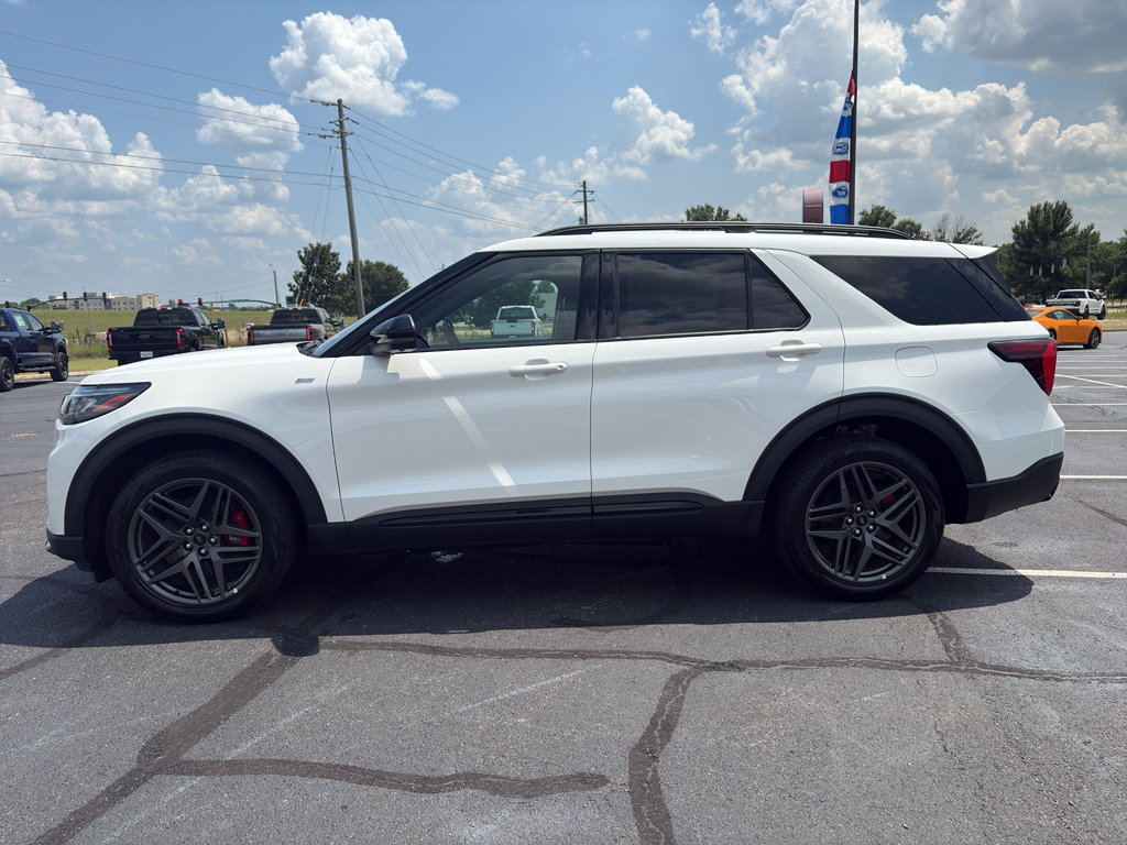 Certified 2025 Ford Explorer ST-Line w/ ST-Line Street Pack AWD/4WD image 8