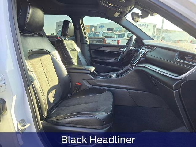 Used 2024 Jeep Grand Cherokee L Altitude AWD/4WD image 17