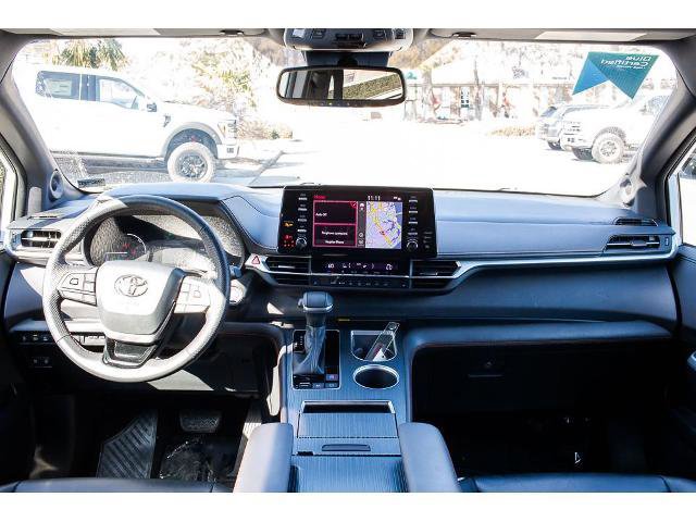 Used 2022 Toyota Sienna XSE w/ XSE Plus Package image 12