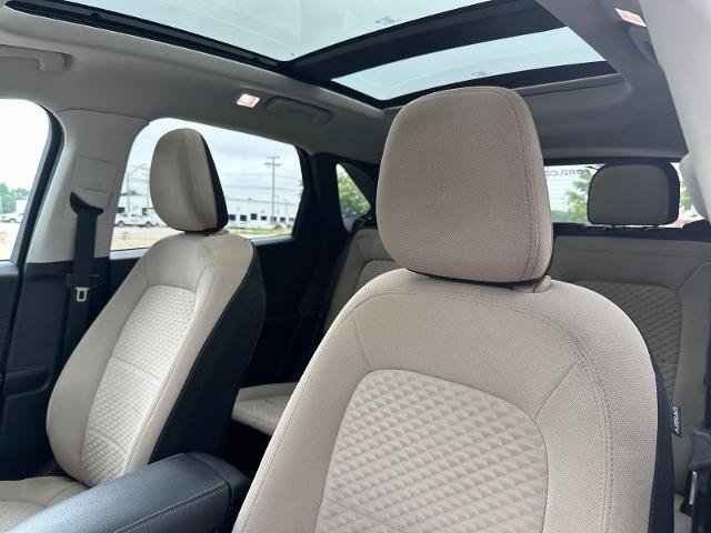 Certified 2022 Ford Escape SE w/ Cold Weather Package FWD image 4