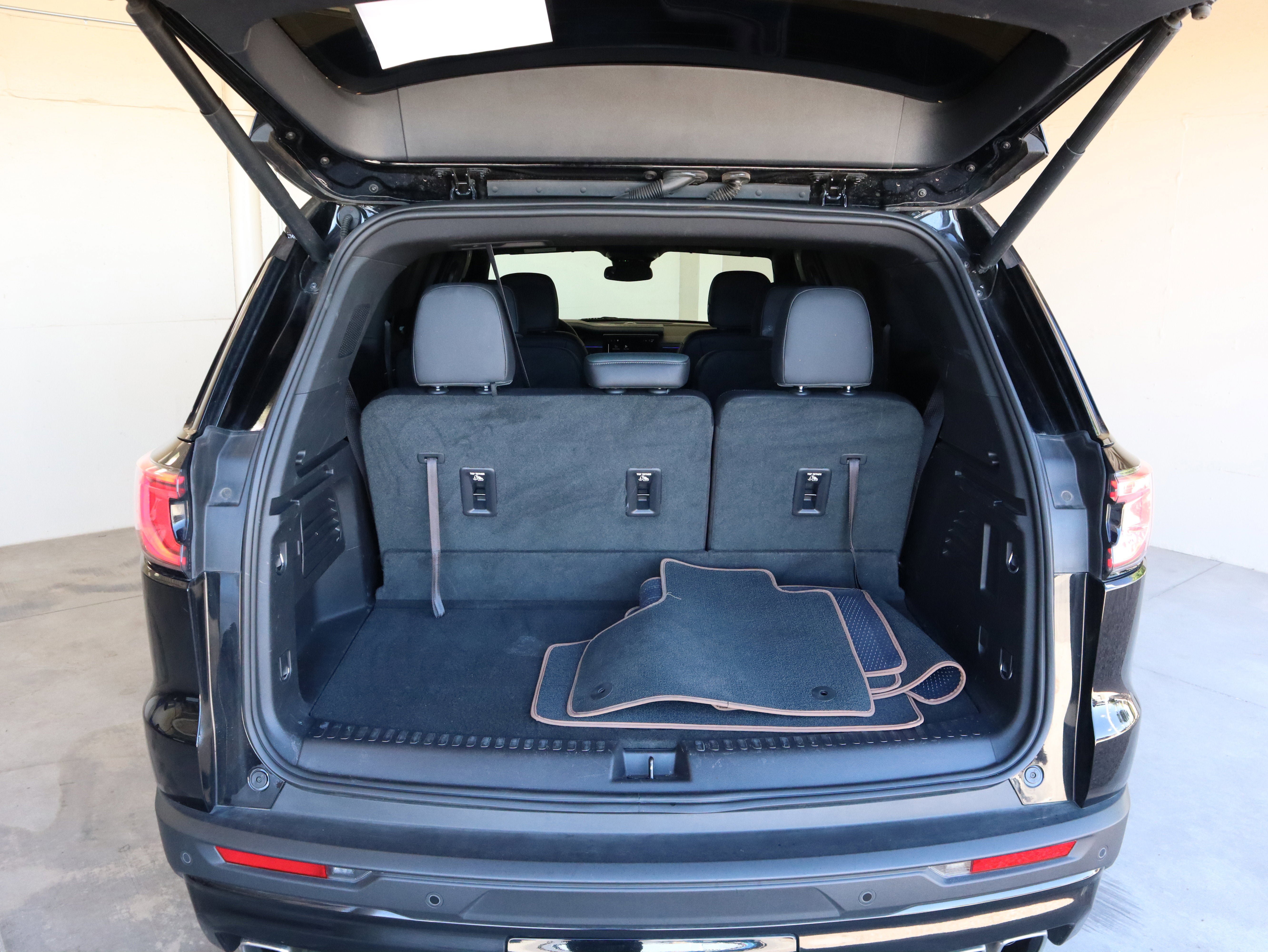 Used 2024 GMC Acadia AT4 w/ Luxury Package AWD/4WD image 46