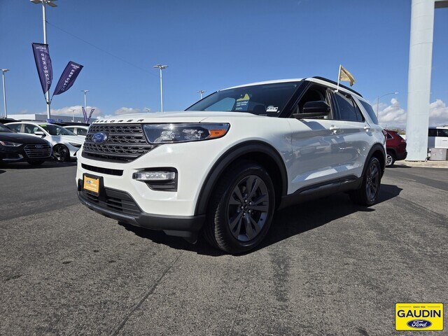 Certified 2023 Ford Explorer XLT w/ Equipment Group 202A RWD image 3