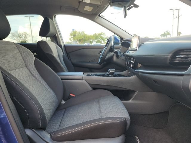 Used 2021 Nissan Rogue SV FWD image 13