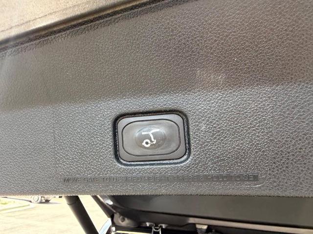 Certified 2018 Ford Explorer Limited w/ Equipment Group 301A FWD image 8