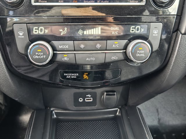 Used 2018 Nissan Rogue SL image 16