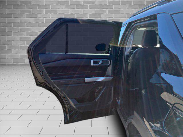 Certified 2023 Ford Explorer XLT w/ Equipment Group 202A AWD/4WD image 9