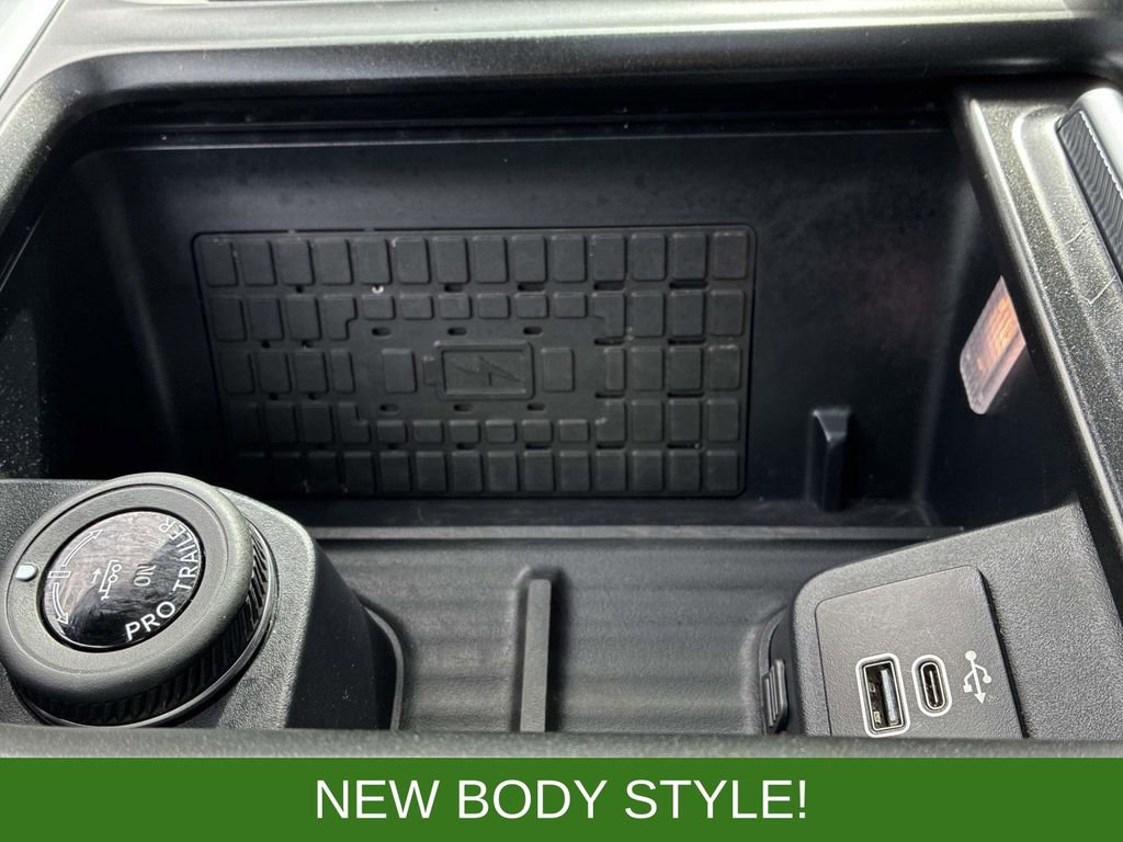 Certified 2025 Ford Expedition Active image 42