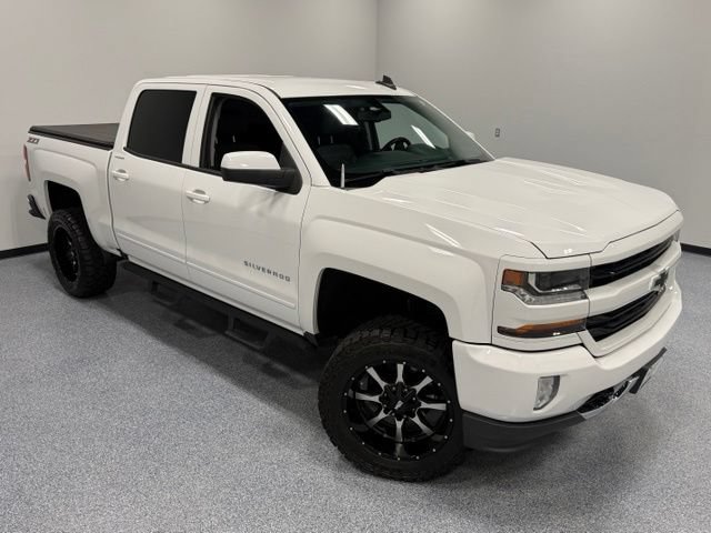 Used 2017 Chevrolet Silverado 1500 LT w/ All Star Edition AWD/4WD image 33