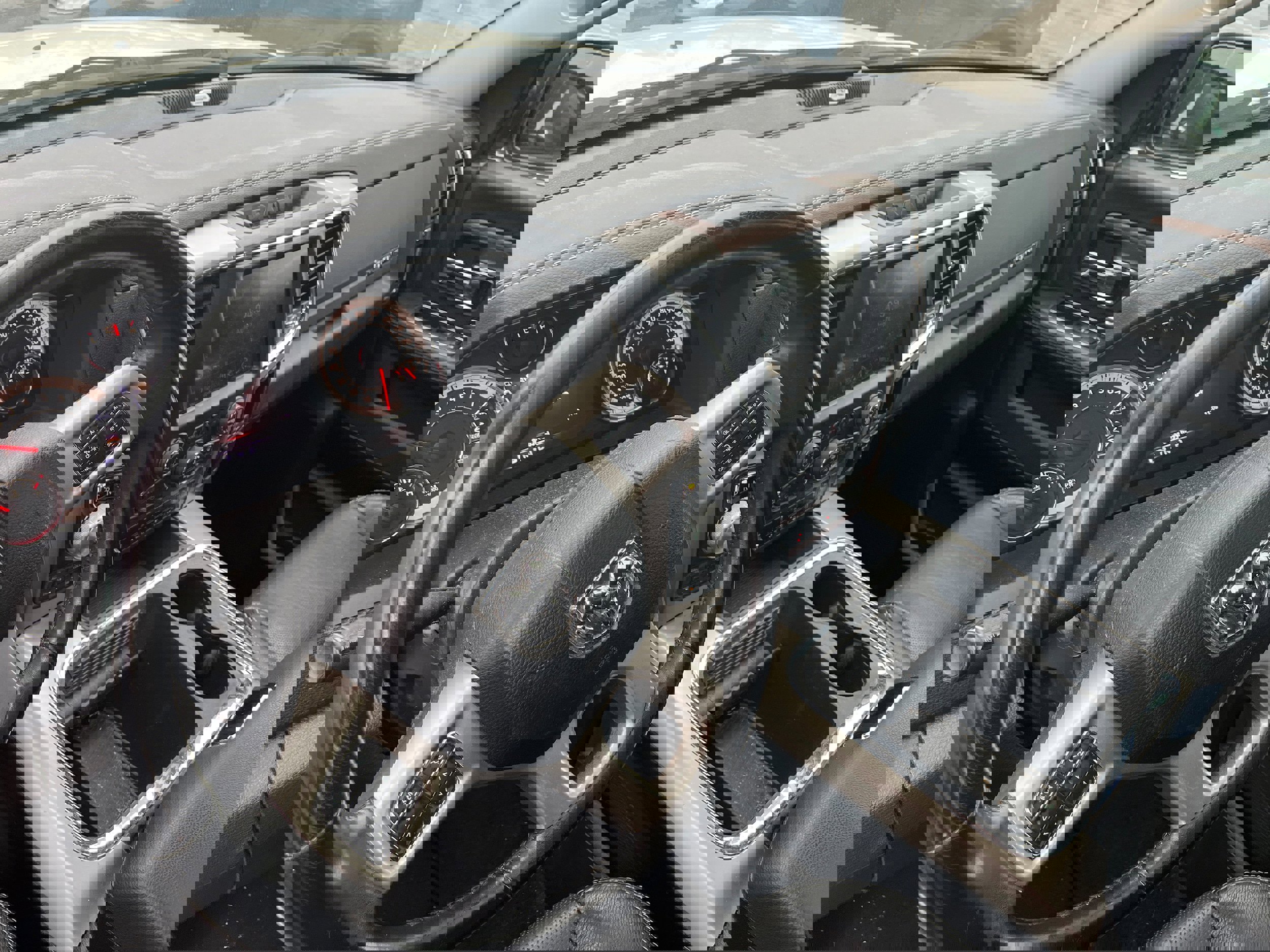 Used 2017 RAM 1500 Laramie w/ Convenience Group image 11