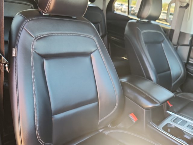 Certified 2022 Ford Explorer XLT w/ Equipment Group 202A RWD image 18