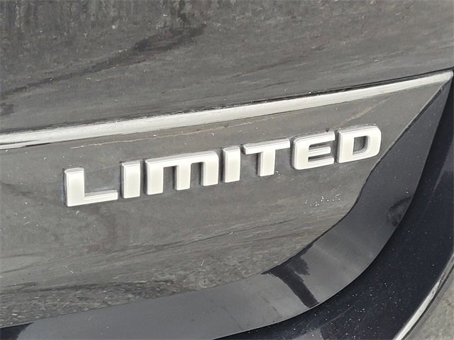 Used 2024 Jeep Grand Cherokee L Limited w/ Luxury Tech Group II image 15