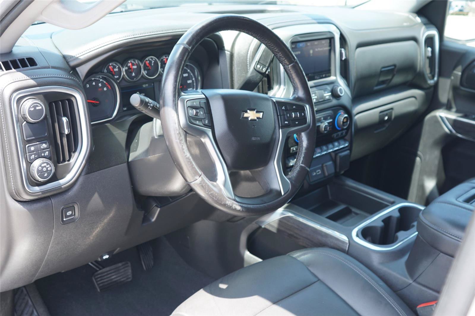 Used 2021 Chevrolet Silverado 1500 LTZ RWD image 9