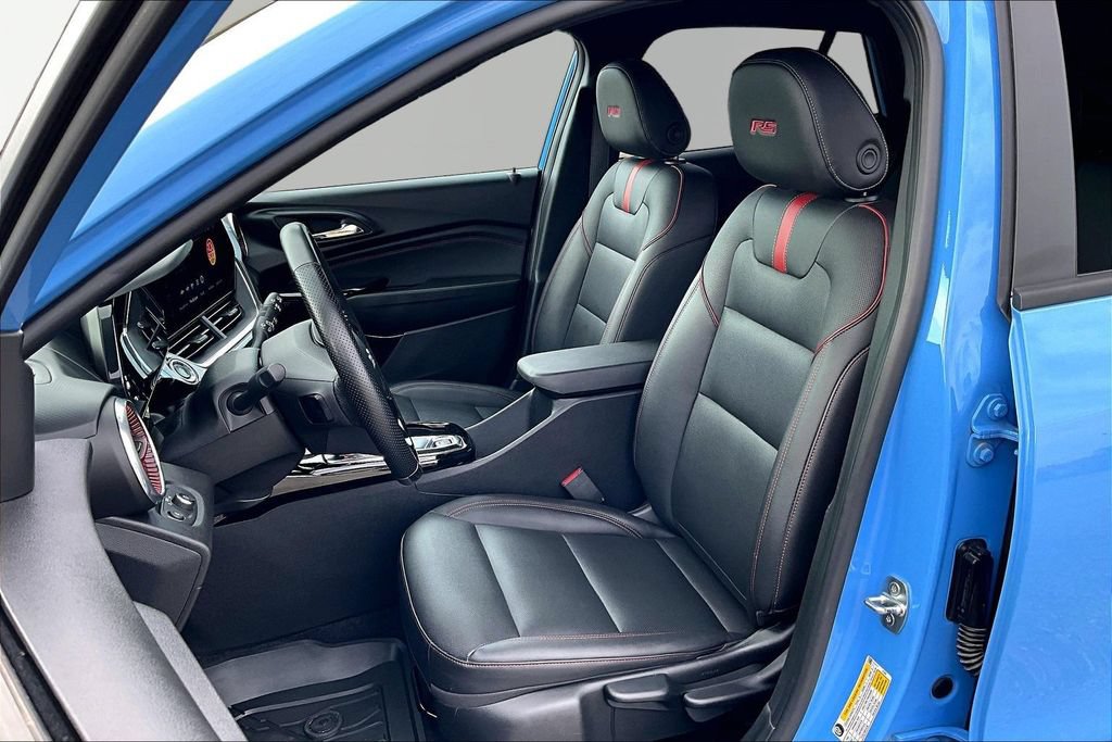 Used 2024 Chevrolet Trax RS w/ Driver Confidence Package FWD image 25