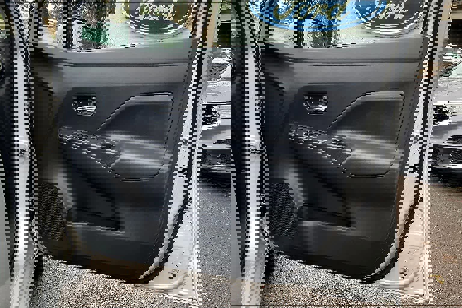 Used 2023 Nissan Versa SV image 28