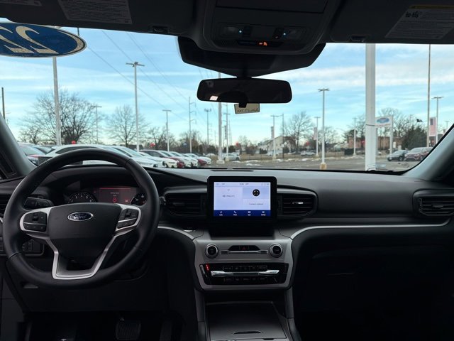 Certified 2022 Ford Explorer XLT w/ Class IV Trailer Tow Package image 11