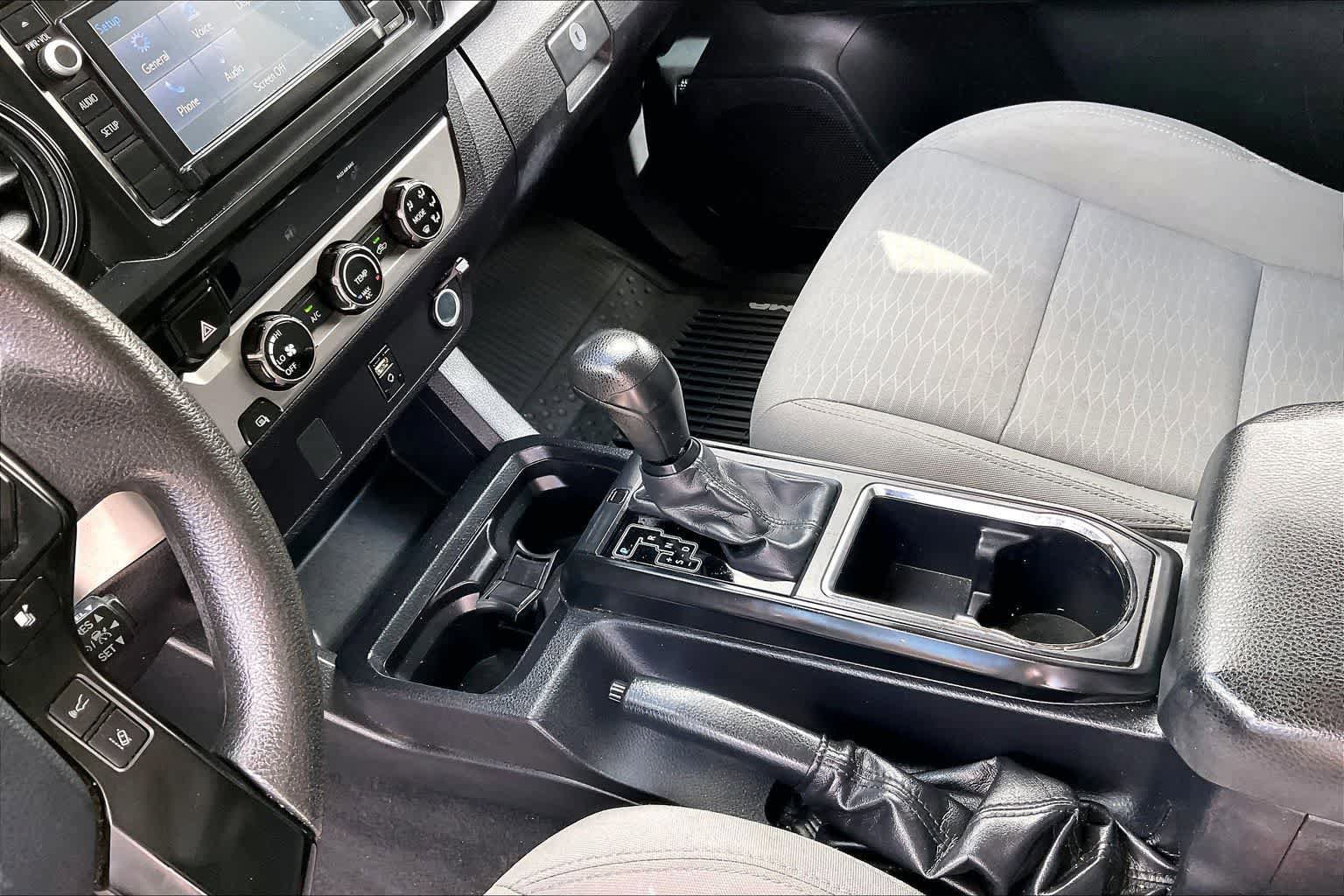 Used 2018 Toyota Tacoma SR5 RWD image 16